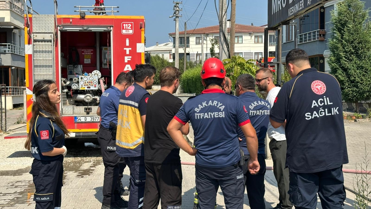 Dairede çıkan yangın paniğe neden oldu