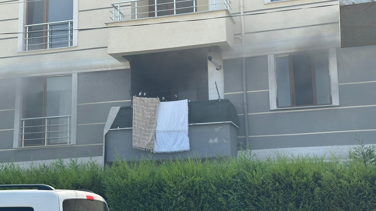 Dairede çıkan yangın paniğe neden oldu
