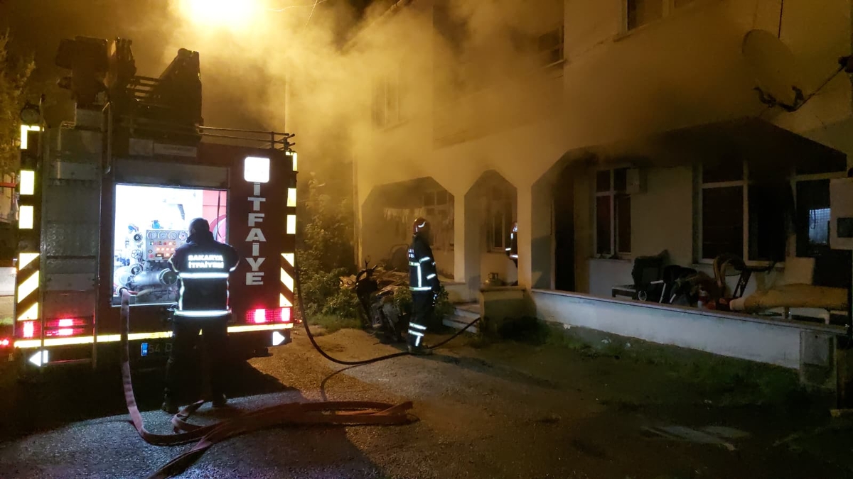 Dairede Korku Dolu Anlar: Yangında 1 Bebek Hafif Yaralandı, Diğeri Dumandan Etkilendi