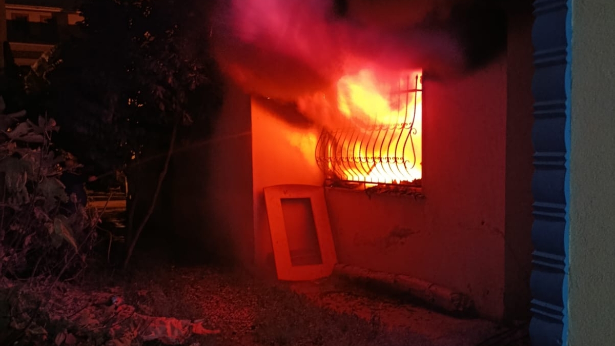 Dairede Korku Dolu Anlar: Yangında 1 Bebek Hafif Yaralandı, Diğeri Dumandan Etkilendi