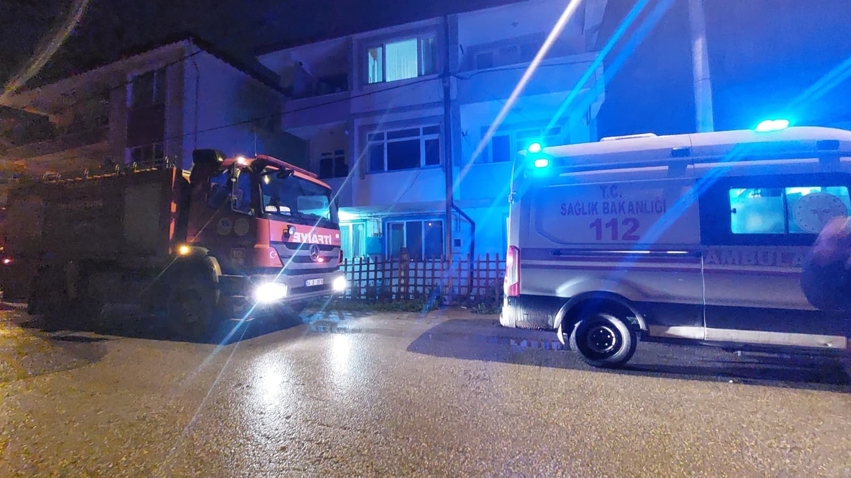 Dairede Korku Dolu Anlar: Yangında 1 Bebek Hafif Yaralandı, Diğeri Dumandan Etkilendi