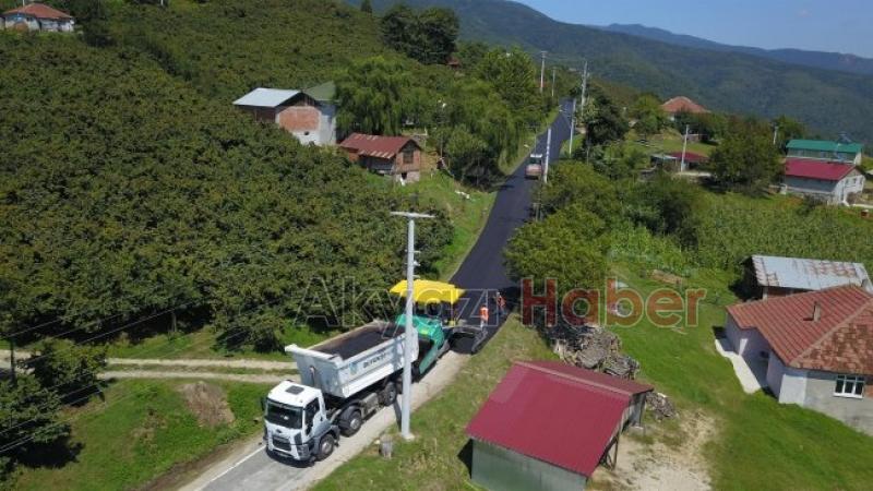 DEDELER ve MADENLER MAHALLESİNDE SICAK ASFALT ÇALIŞMALARI BAŞLADI