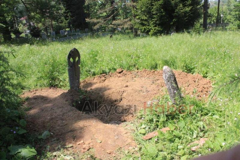 Defineciler Mezarlıklara Dadandı