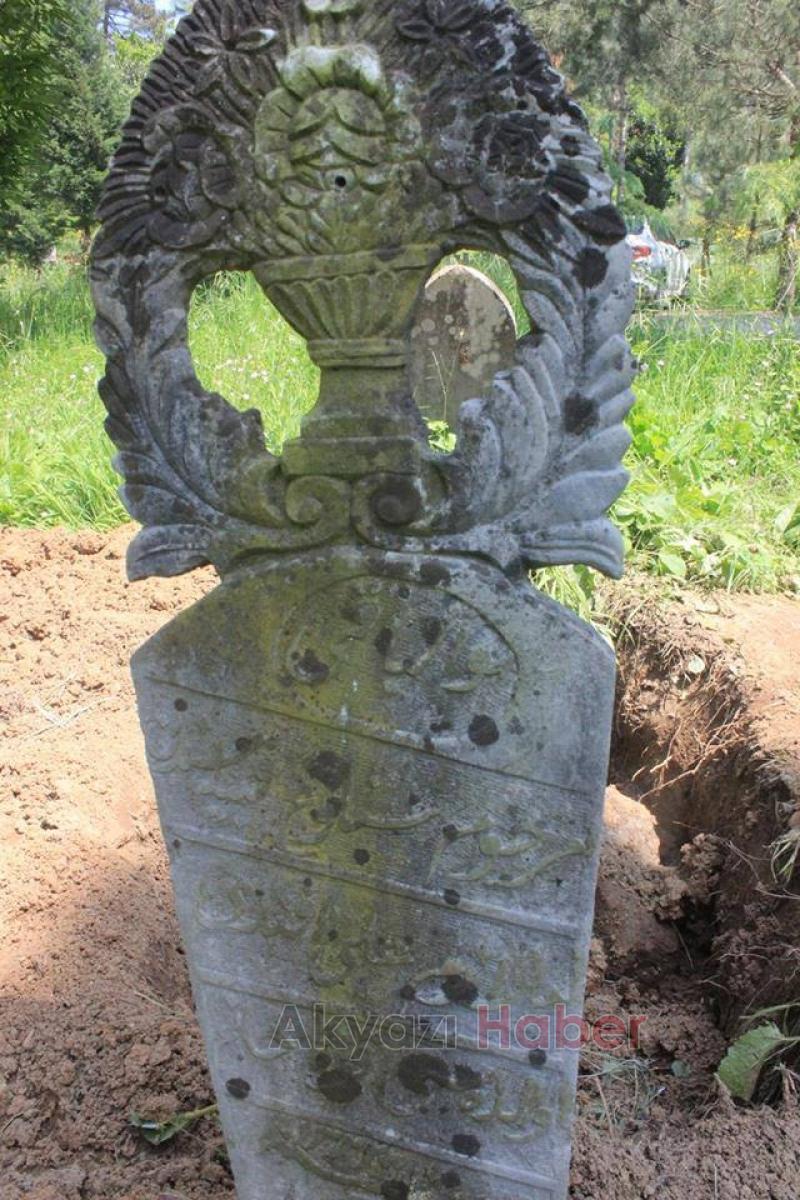 Defineciler Mezarlıklara Dadandı