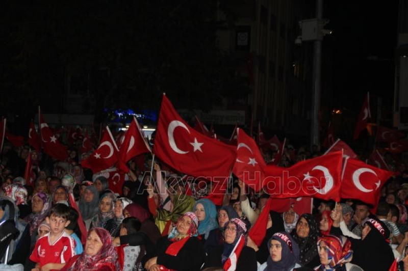 Demokrasi Nöbetinin 10.Günü Akyazıda Coşkuyla Devam Etti