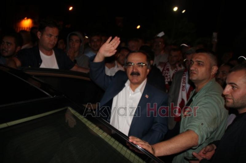 Demokrasi Nöbetinin 10.Günü Akyazıda Coşkuyla Devam Etti