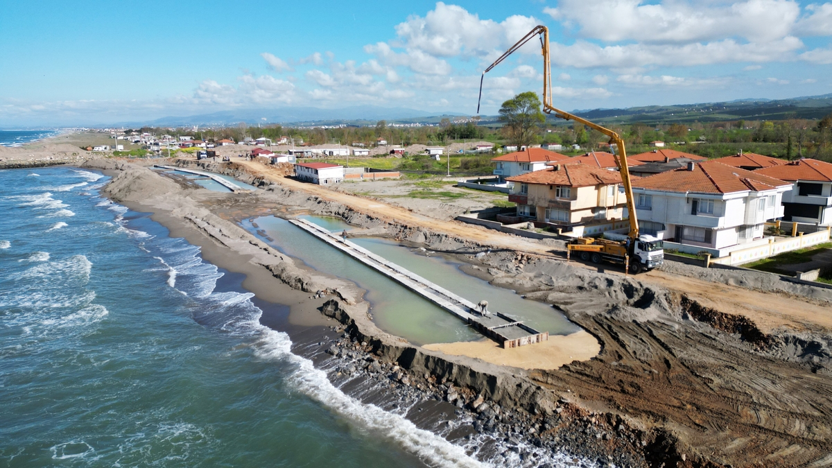 Deniz içeri giriyordu; 840 metrelik kalkan