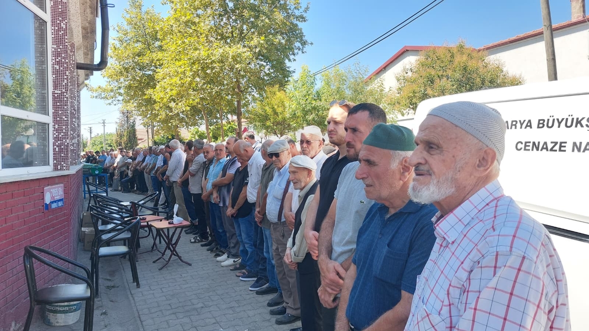 Denizde yüzerken fenalaşıp ölmüştü, toprağa verildi