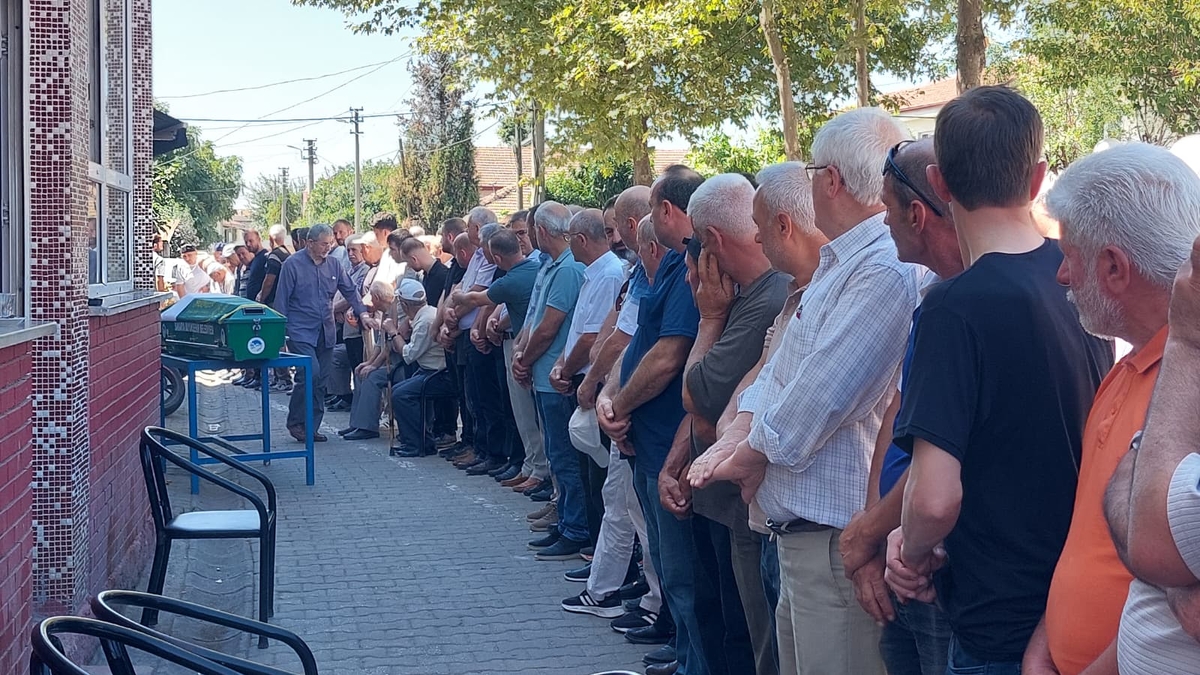 Denizde yüzerken fenalaşıp ölmüştü, toprağa verildi