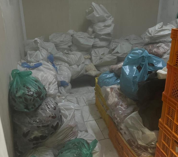 Depodan 2 tona yakın kaçak et ve süt ürünleri ele geçirildi