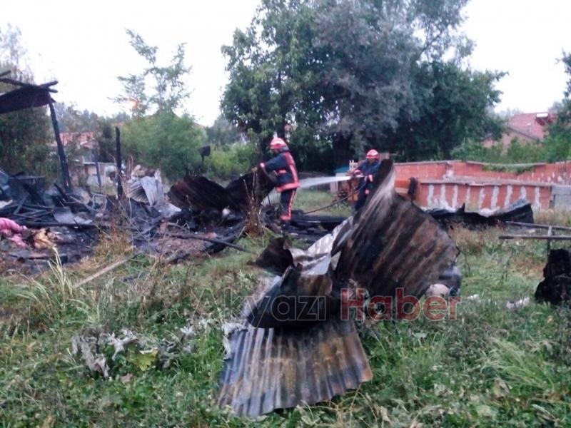 Deprem Barakasında Yangın 