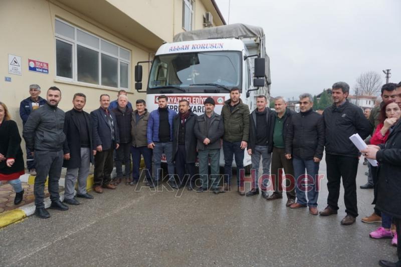 DEPREM BÖLGESİNE AKYAZIDAN BİR KAMYON YARDIM YOLA ÇIKTI