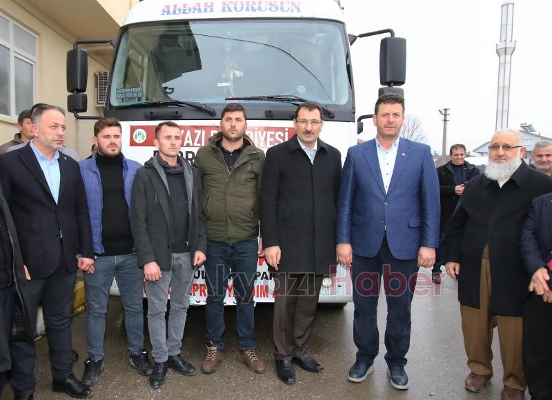 DEPREM BÖLGESİNE AKYAZIDAN BİR KAMYON YARDIM YOLA ÇIKTI