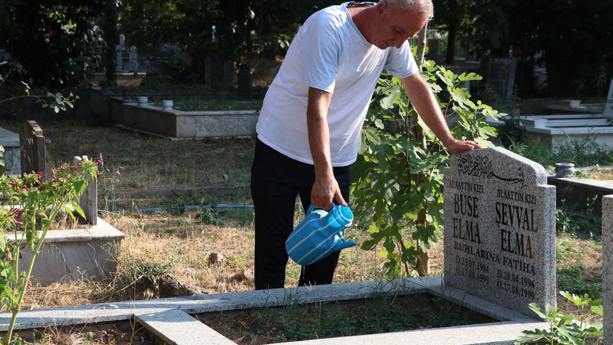 Depremde eşi ve 3 çocuğunu kaybetmişti; 26 yıldır dinmeyen acı