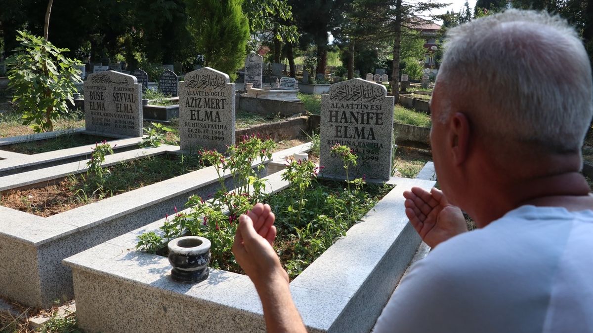 Depremde eşi ve 3 çocuğunu kaybetmişti; 26 yıldır dinmeyen acı