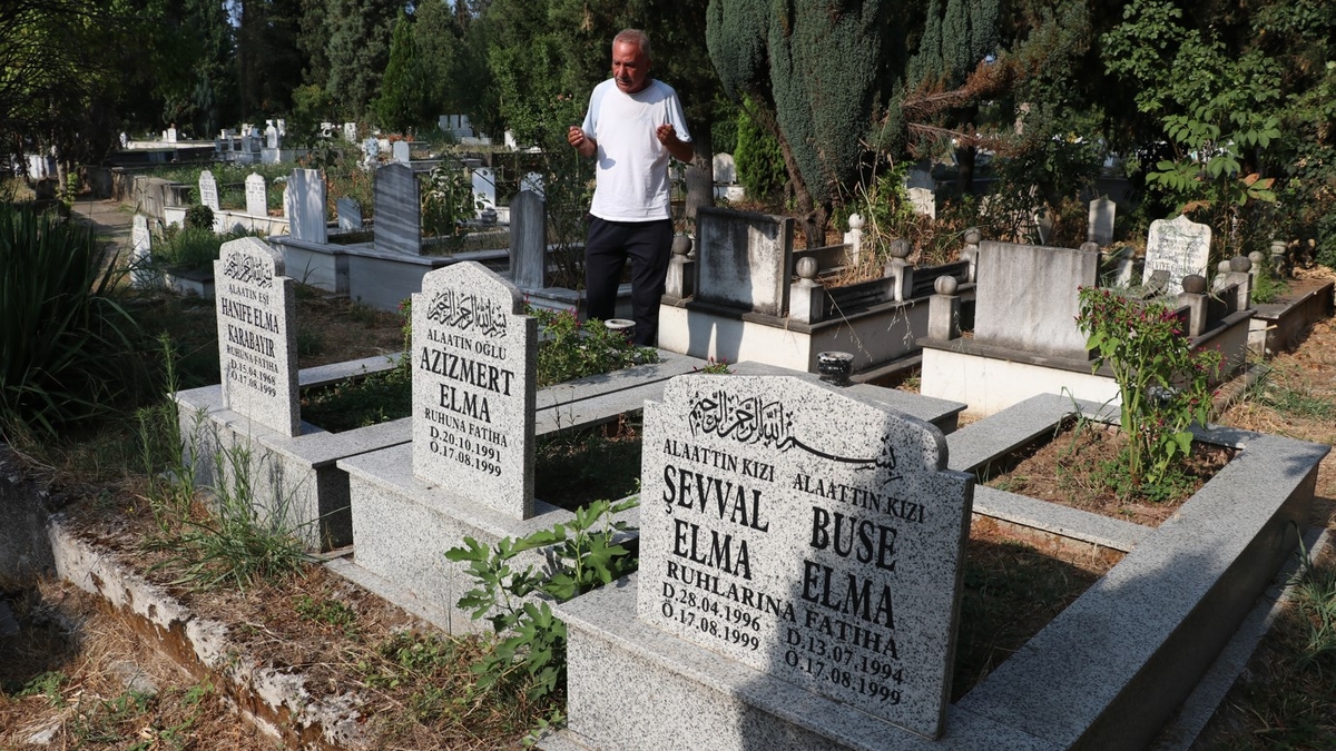 Depremde eşi ve 3 çocuğunu kaybetmişti; 26 yıldır dinmeyen acı