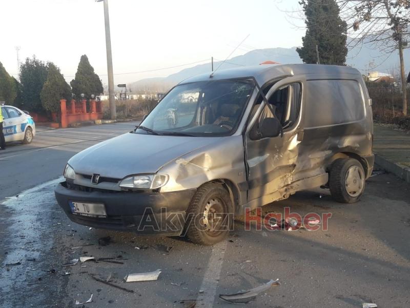 Dikkatsizlik kaza ile sonuçlandı 1 yaralı