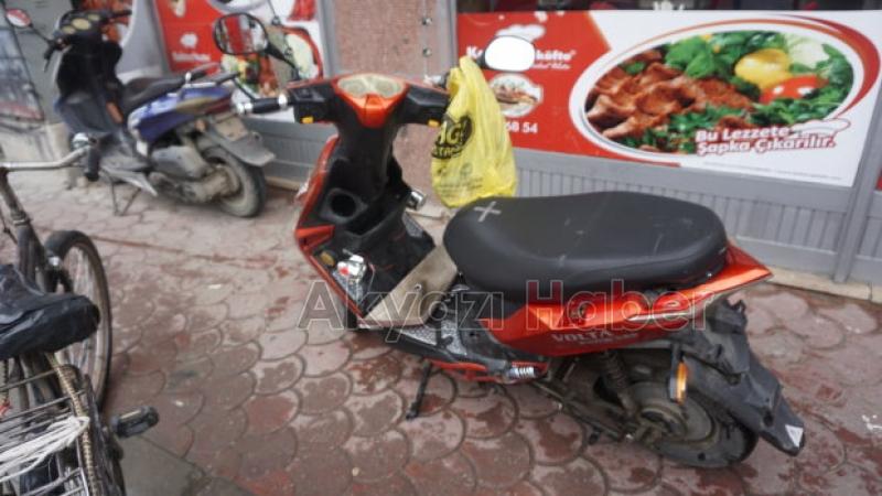 Dikkatsizlik kazaya neden oldu Motosikletli yaralandı