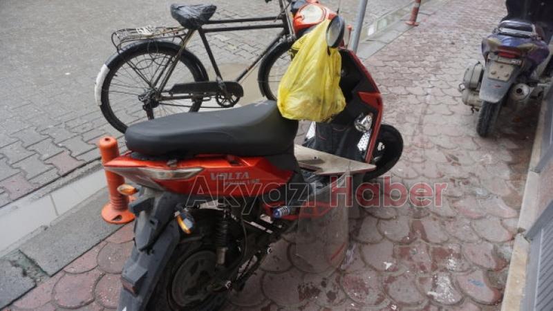 Dikkatsizlik kazaya neden oldu Motosikletli yaralandı