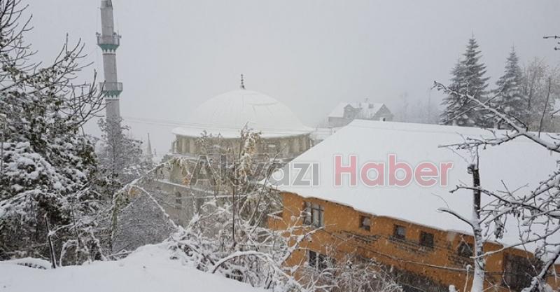 Dikmende kar kalınlığı 25 santimetreyi buldu