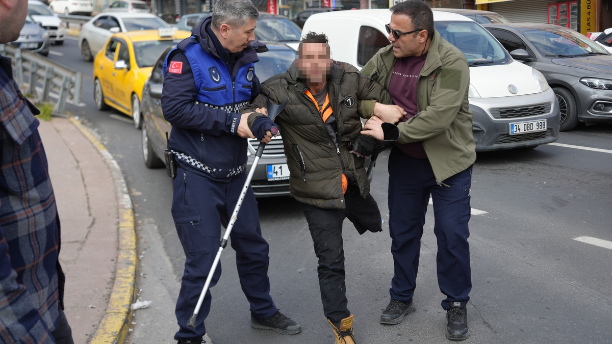 Dilencinin üzerinden çıkan para say say bitmedi