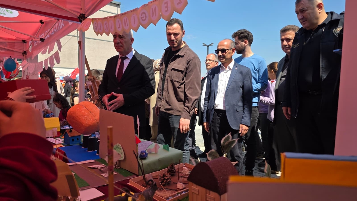 Dilimizin Zenginlikleri Şenliği Akyazı’da Coşkuyla Gerçekleştirildi