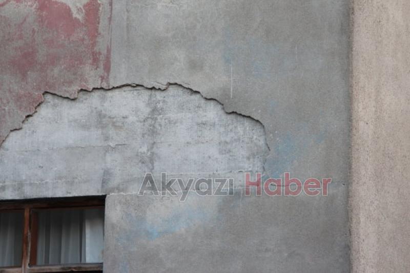 Dış Cephede Dökülen Sıvalar Tehlike Saçıyor