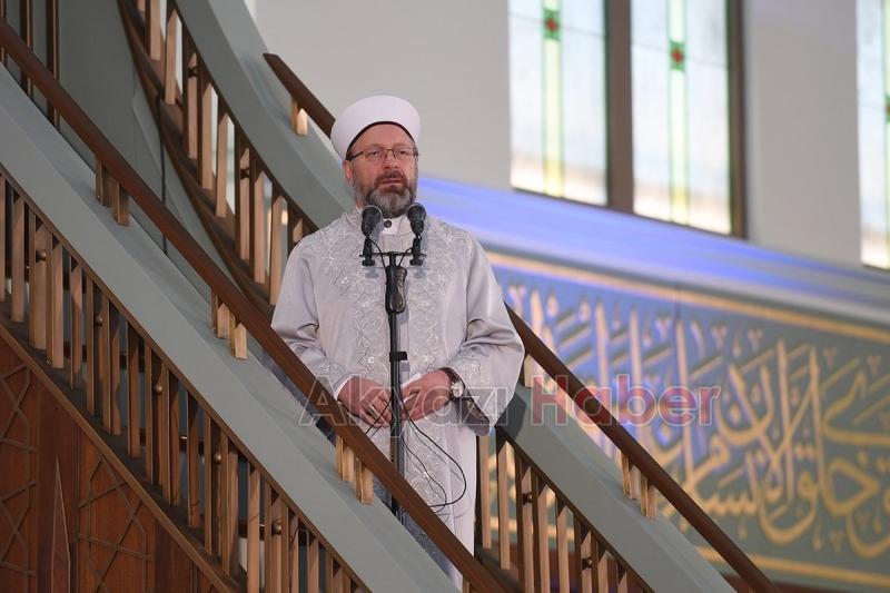 Diyanet her hafta farklı camide cuma kıldıracak