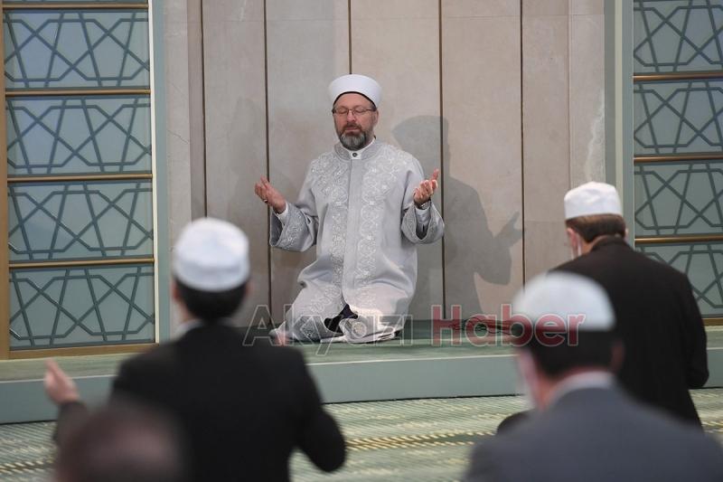 Diyanet her hafta farklı camide cuma kıldıracak