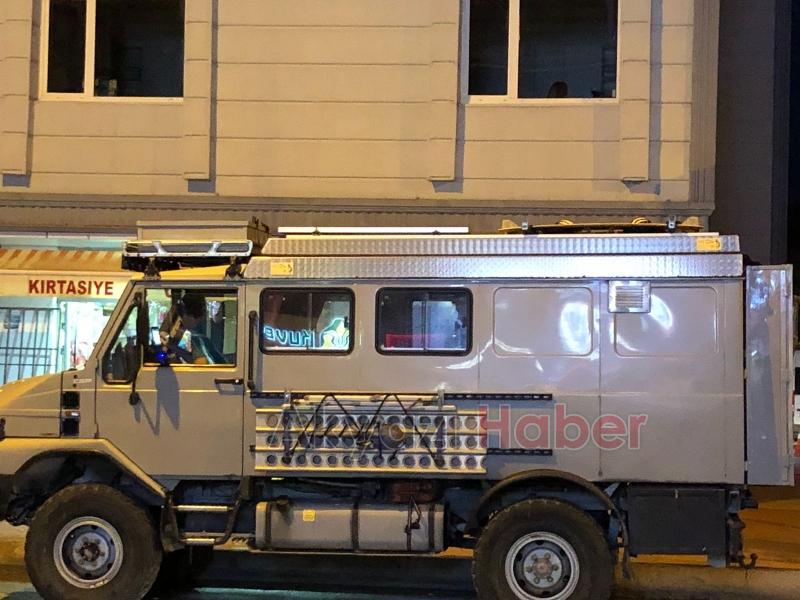 Doğa tutkunu turistleri defineci sandılar