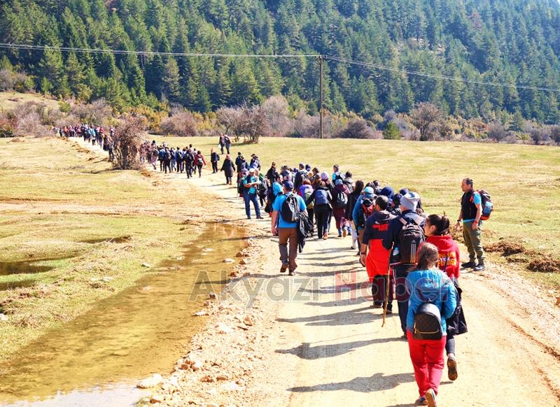 Doğa Yürüyüşleri Karagöl le başladı