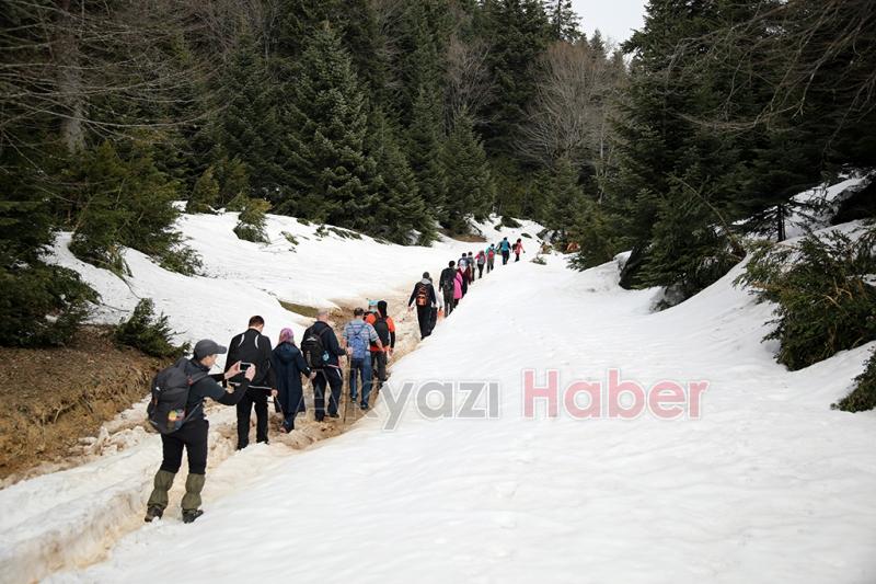 Doğa Yürüyüşleri Karagöl le başladı