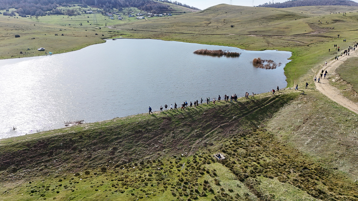 Doğa yürüyüşleri Karagöl ve Sultanpınarı Yaylası devam etti
