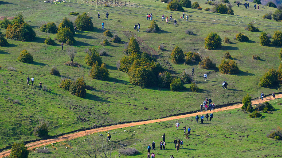 Doğa yürüyüşleri Karagöl ve Sultanpınarı Yaylası devam etti