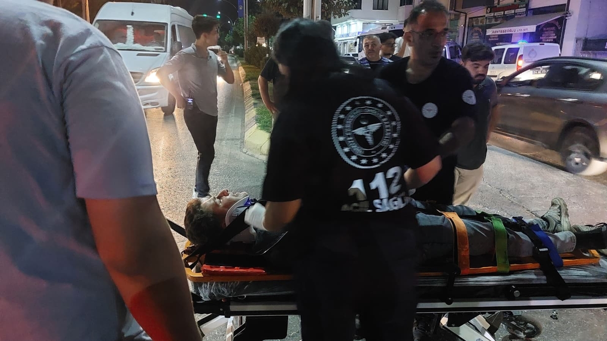 Doktor ve ambulans sürücüsü yardıma koştu
