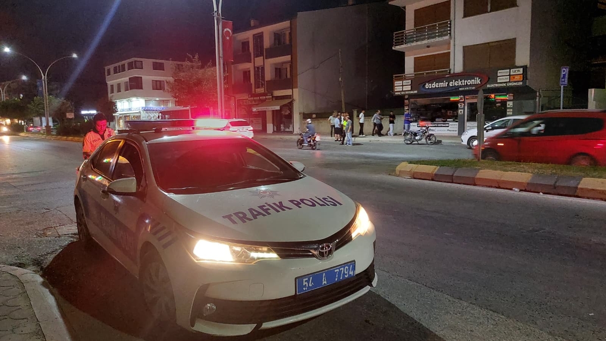 Doktor ve ambulans sürücüsü yardıma koştu