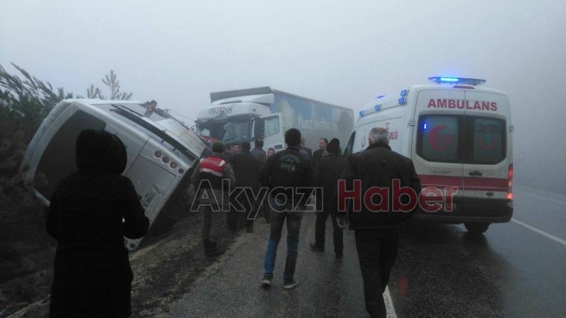 Dokurcun'da Tır ile Minibüs Çarpıştı