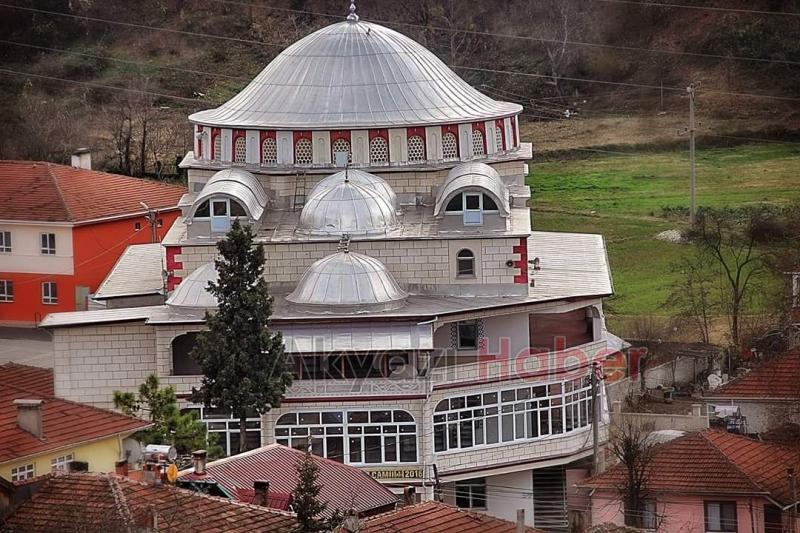 Dokurcun Merkez Camii Hayırseverlerin Yardımını Bekliyor