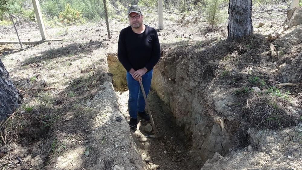 Dokuz kez ölümden dönünce mezarını kazdı