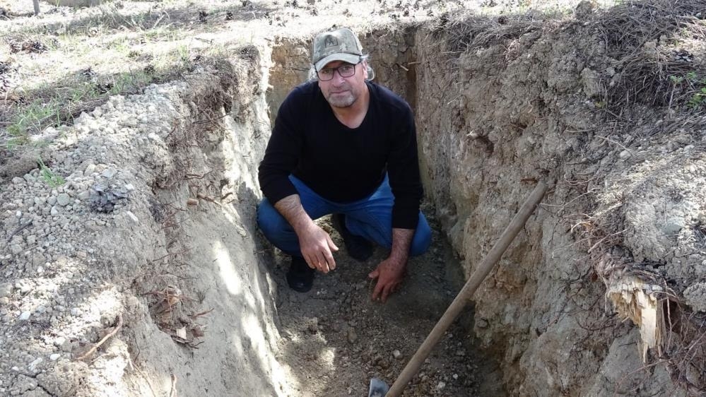 Dokuz kez ölümden dönünce mezarını kazdı