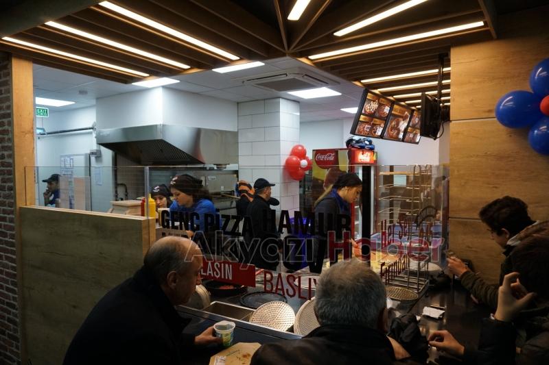  Domino's Pizza Akyazı Şubesi Törenle Açıldı