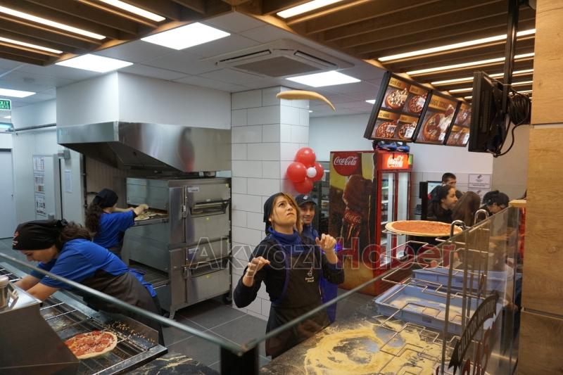 Domino's Pizza Akyazı Şubesi Törenle Açıldı