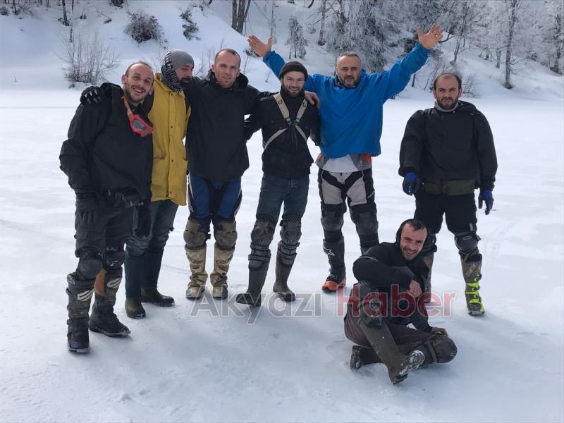 Donan Gölde Kros Yaptılar 