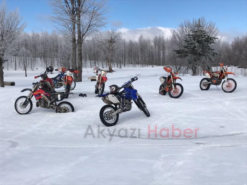 Donan Gölde Kros Yaptılar 