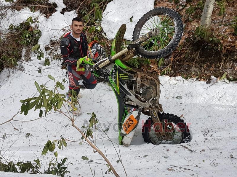 Donan Gölde Kros Yaptılar 