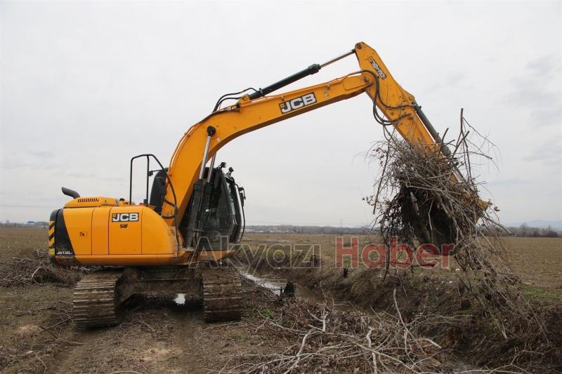 DRENAJ KANALLARI TEMİZLENİYOR