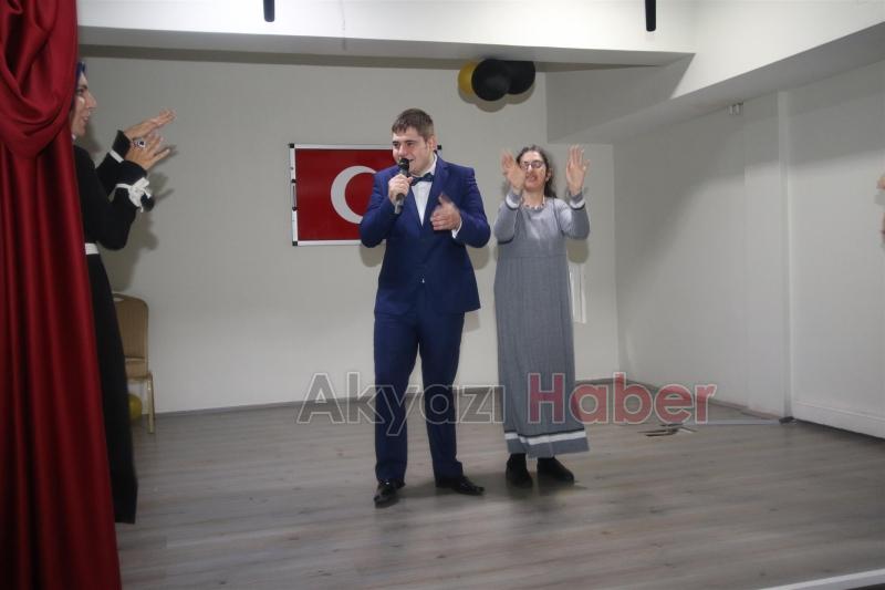 DÜNYA ENGELLİLER GÜNÜ AKYAZIDA KUTLANDI