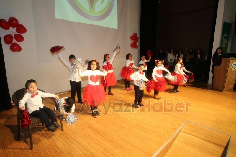 DÜNYA ENGELLİLER GÜNÜ AKYAZIDA KUTLANDI