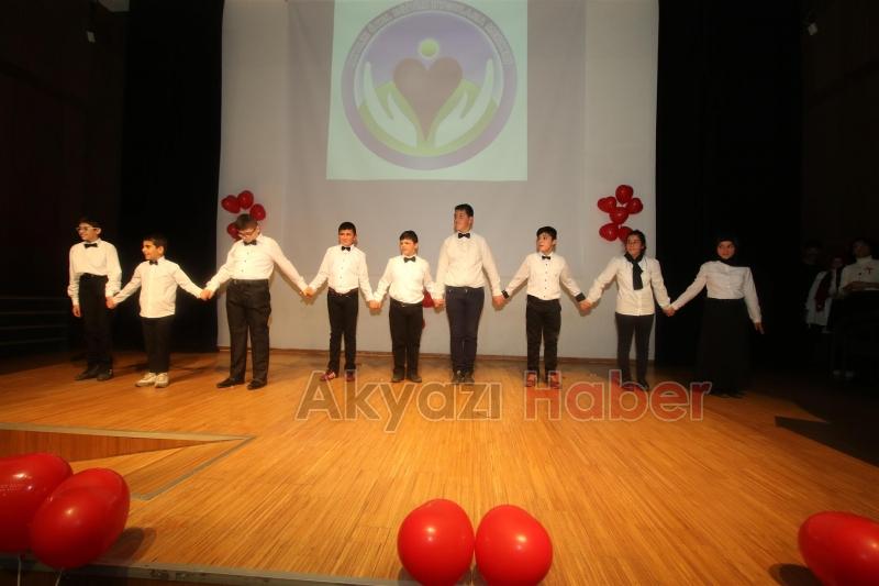 DÜNYA ENGELLİLER GÜNÜ AKYAZIDA KUTLANDI