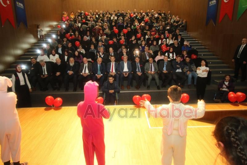 DÜNYA ENGELLİLER GÜNÜ AKYAZIDA KUTLANDI